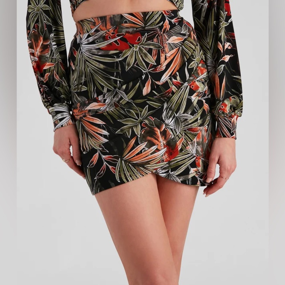 Windsor SET - NWT- Island Tides Tropical Tie-Front Top & Skirt- BEACH Vacation - Picture 5 of 6